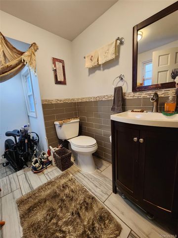 19614 104th Avenue, Saint Albans, NY 11412