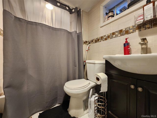 19614 104th Avenue, Saint Albans, NY 11412