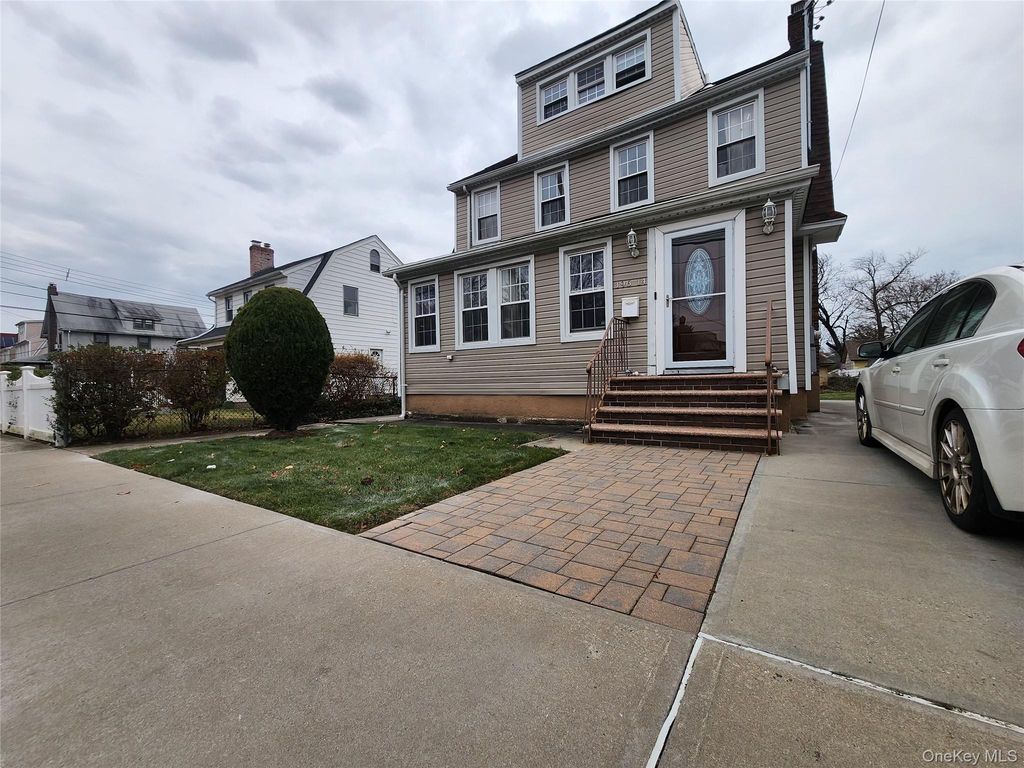 19614 104th Avenue, Saint Albans, NY 11412