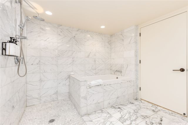 223 Saratoga Road 1622, Honolulu, HI 96815