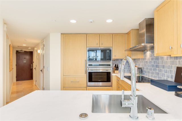 223 Saratoga Road 1622, Honolulu, HI 96815