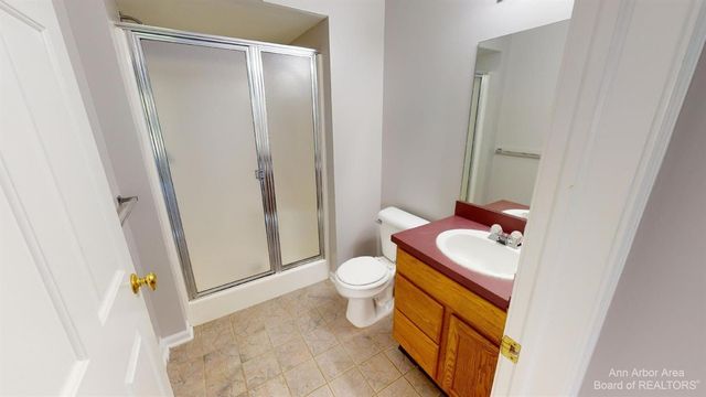 2666 S Knightsbridge Circle, Ann Arbor, MI 48105