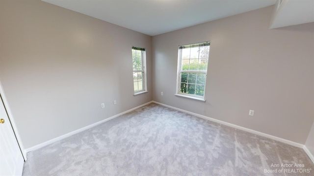 2666 S Knightsbridge Circle, Ann Arbor, MI 48105