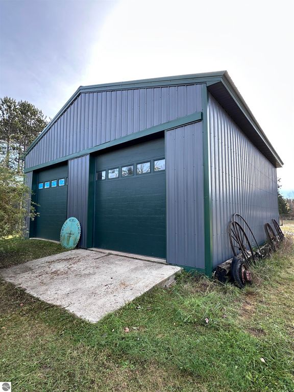 Image 15 of property listing at 5935 Greenleaf Lane, Grawn, MI 49637