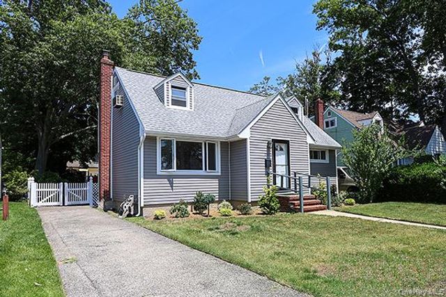 530 Coolidge Avenue, Rockville Centre, NY 11570