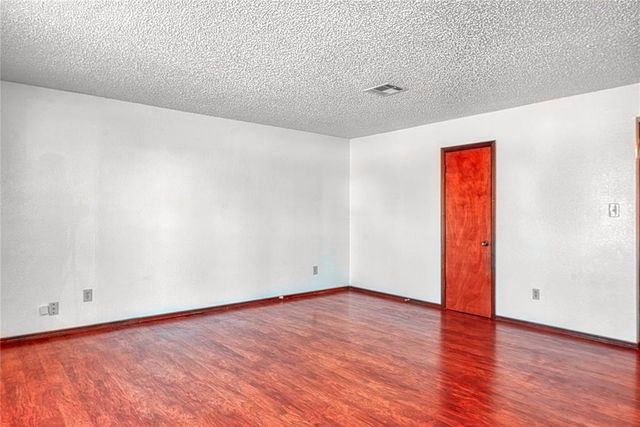 1012 N 5th Street, Noble, OK 73068