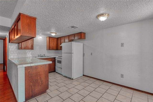 1012 N 5th Street, Noble, OK 73068