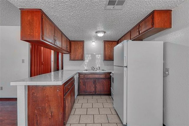 1012 N 5th Street, Noble, OK 73068