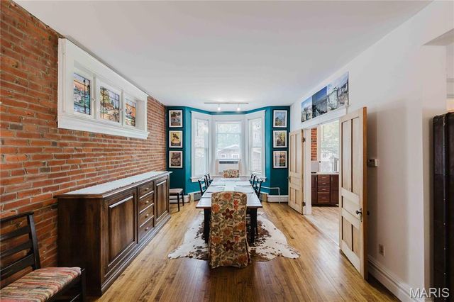 904 Dover Place, St Louis, MO 63111