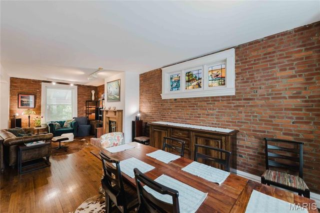 904 Dover Place, St Louis, MO 63111