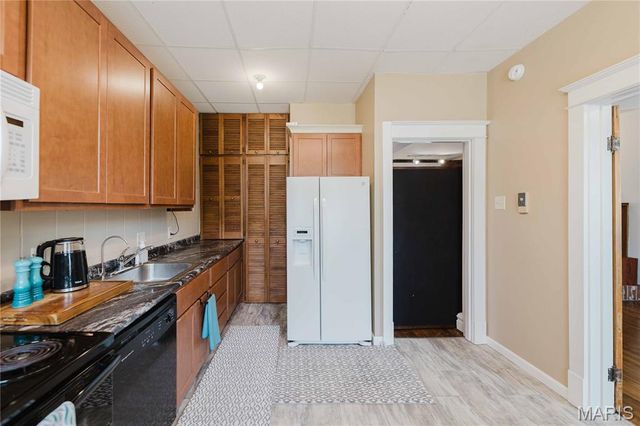 904 Dover Place, St Louis, MO 63111