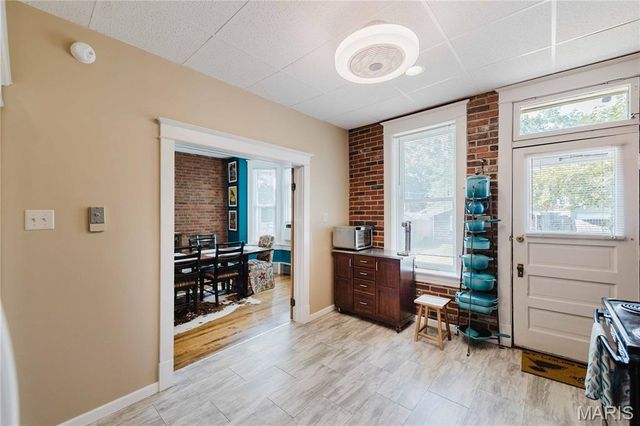 904 Dover Place, St Louis, MO 63111