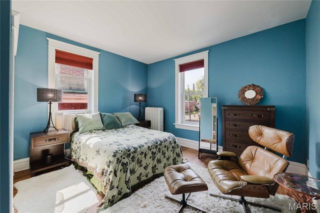 904 Dover Place, St Louis, MO 63111