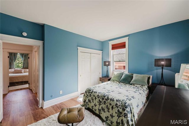 904 Dover Place, St Louis, MO 63111