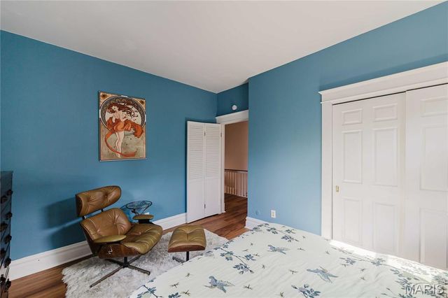 904 Dover Place, St Louis, MO 63111