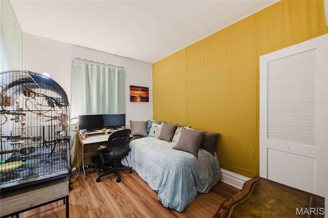 904 Dover Place, St Louis, MO 63111