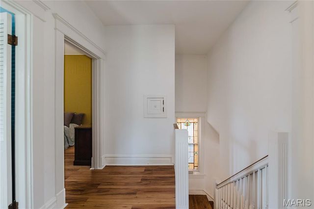 904 Dover Place, St Louis, MO 63111