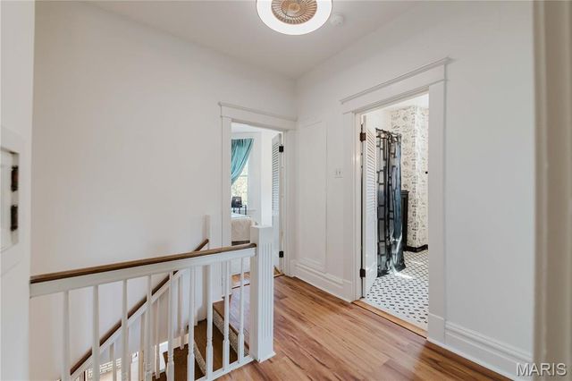 904 Dover Place, St Louis, MO 63111