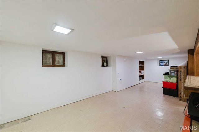 904 Dover Place, St Louis, MO 63111