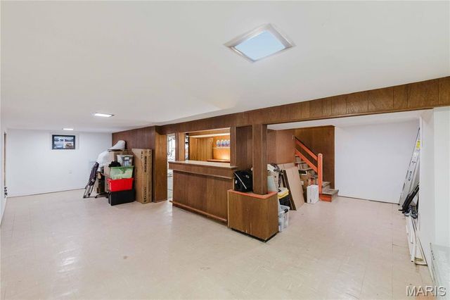 904 Dover Place, St Louis, MO 63111