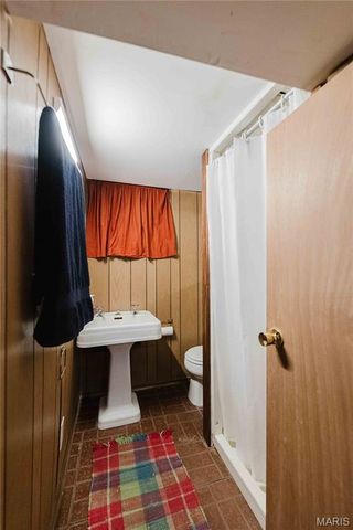 904 Dover Place, St Louis, MO 63111