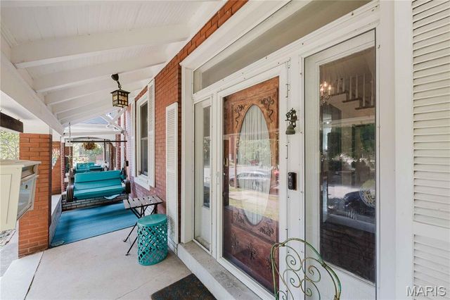 904 Dover Place, St Louis, MO 63111