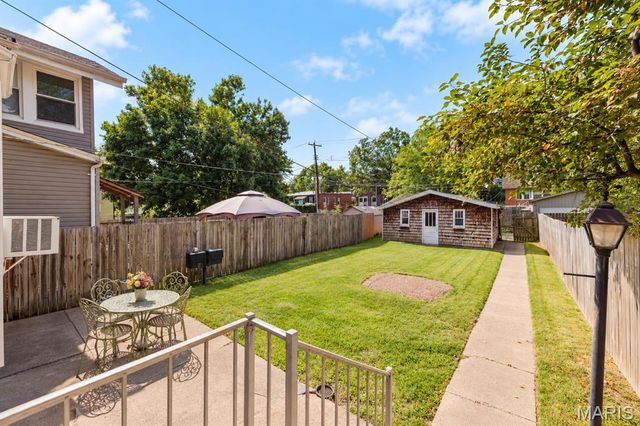 904 Dover Place, St Louis, MO 63111