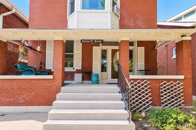 904 Dover Place, St Louis, MO 63111