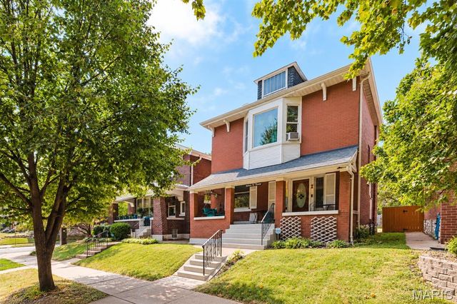 904 Dover Place, St Louis, MO 63111