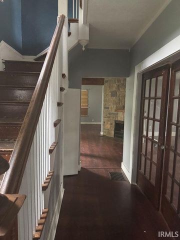 916 E Beardsley Avenue, Elkhart, IN 46514