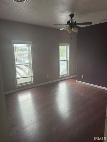 916 E Beardsley Avenue, Elkhart, IN 46514