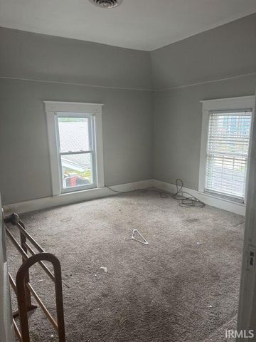916 E Beardsley Avenue, Elkhart, IN 46514