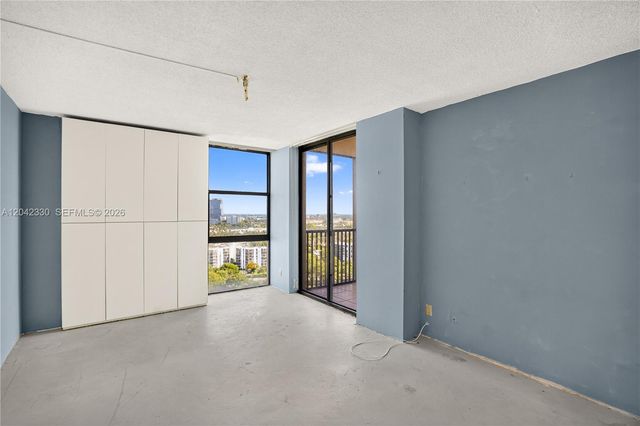 20301 W Country Club Dr 2122, Aventura, FL 33180