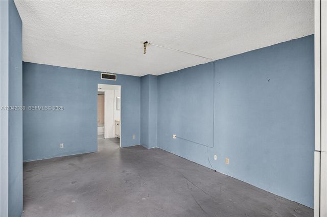 20301 W Country Club Dr 2122, Aventura, FL 33180