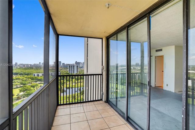 20301 W Country Club Dr 2122, Aventura, FL 33180