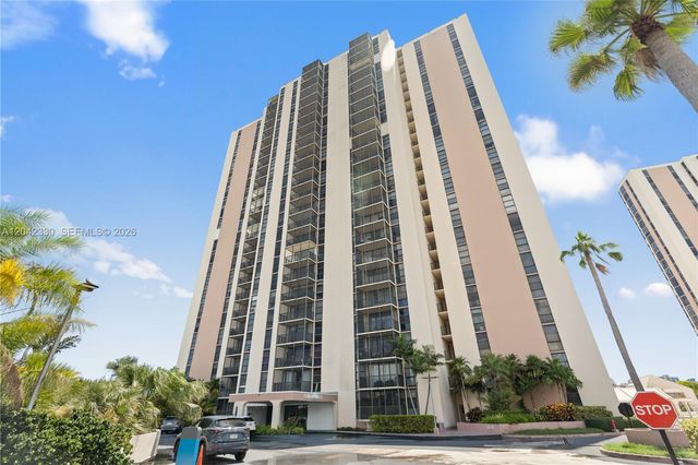 20301 W Country Club Dr 2122, Aventura, FL 33180