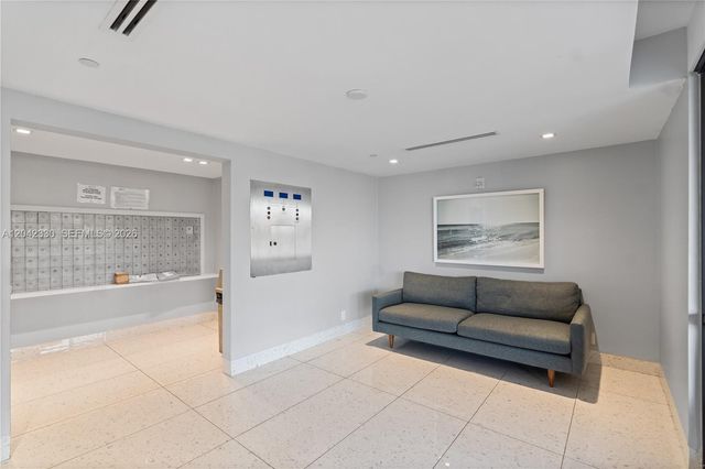 20301 W Country Club Dr 2122, Aventura, FL 33180