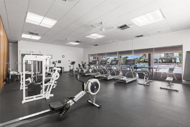 20301 W Country Club Dr 2122, Aventura, FL 33180