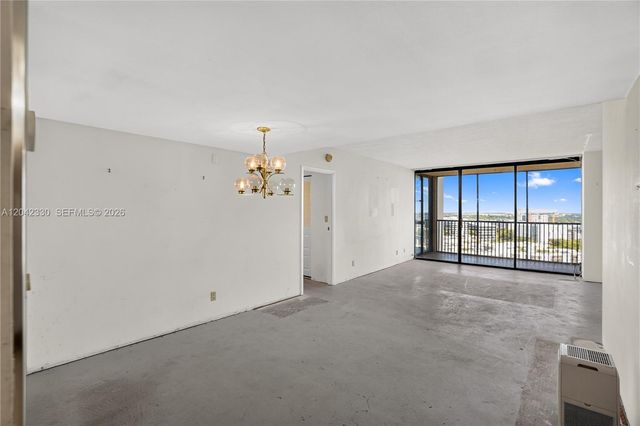 20301 W Country Club Dr 2122, Aventura, FL 33180
