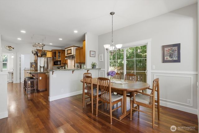 506 Azalea Avenue NE, Bainbridge Island, WA 98110