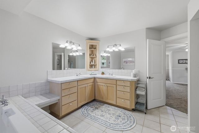 506 Azalea Avenue NE, Bainbridge Island, WA 98110