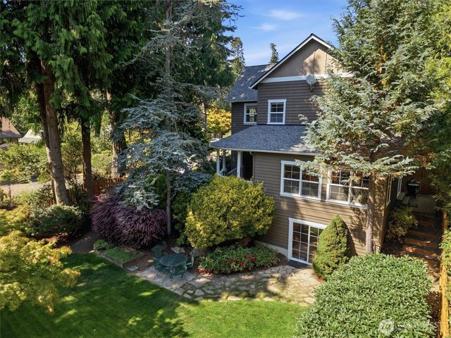 506 Azalea Avenue NE, Bainbridge Island, WA 98110