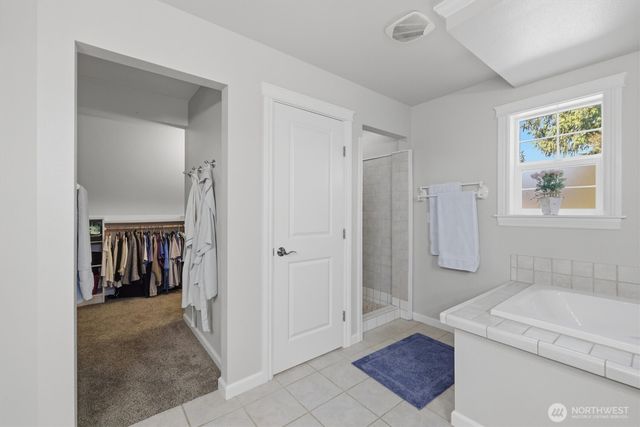 506 Azalea Avenue NE, Bainbridge Island, WA 98110