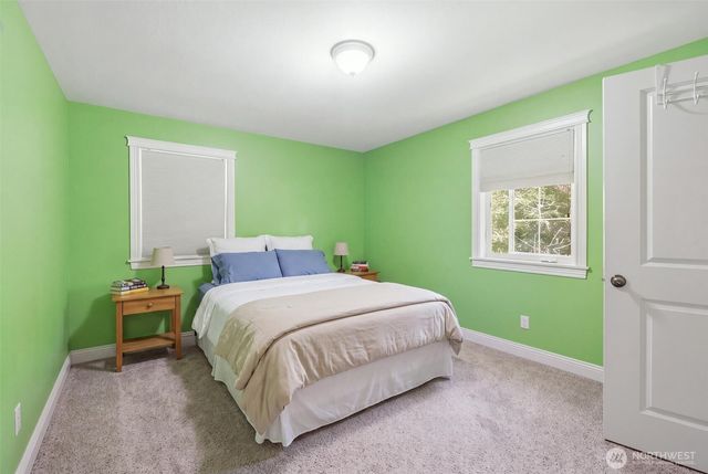506 Azalea Avenue NE, Bainbridge Island, WA 98110