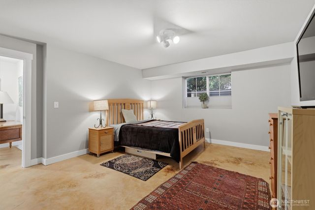 506 Azalea Avenue NE, Bainbridge Island, WA 98110