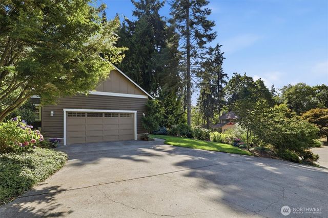 506 Azalea Avenue NE, Bainbridge Island, WA 98110