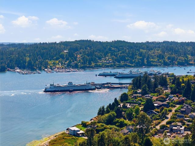 506 Azalea Avenue NE, Bainbridge Island, WA 98110