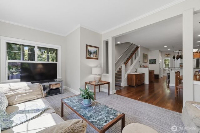 506 Azalea Avenue NE, Bainbridge Island, WA 98110
