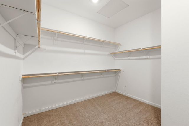 8679 Oldfield Way, Sacramento, CA 95829