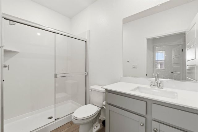 8679 Oldfield Way, Sacramento, CA 95829